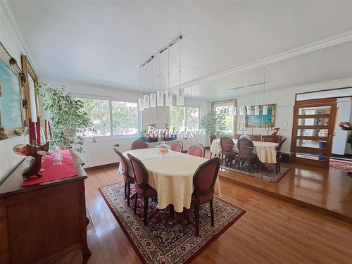 Casa En Venta, 4 Dormitorios 4 Baños, Sala De Estar La Reina