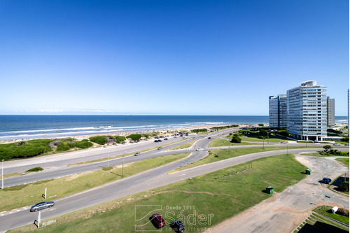 Apartamento En Venta De 3 Dormitorios En Playa Brava (ref: Sdr-3245)