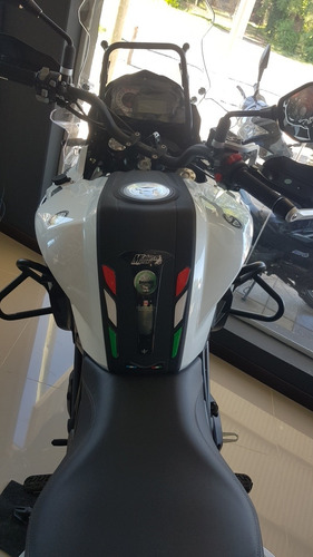 Imagen 3 de 11 de Benelli Trk 502 X