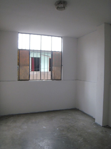 Alquilo Habitacion En Gamarra- La Victoria- Lima.   300 Soles