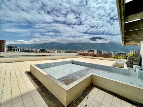 Se Vende Pb 400m2 + 400m2 Terraza 4h+s+e/5b/2p Lomas De Las Mercedes