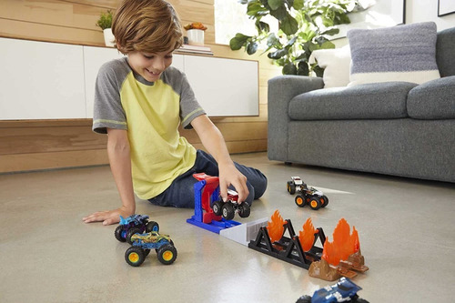 Imagen 4 de 6 de Pista Hot Wheels Pista Monster Truck Desafio En Llamas