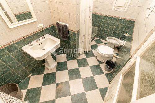 Venta Casa 3 Ambientes Con Jardín, Piscina Y Cochera En Palomar.