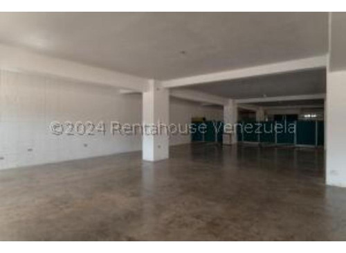#24-17255 Excelente Edificio Industrial En La Trinidad