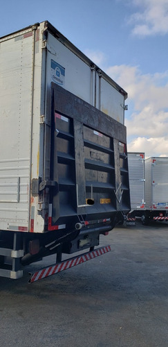 Plataforma Elétrica Para Caminhão Toco Ou Truck