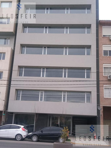 Imagen 2 de 13 de Edificio Comercial - Área Centro Este