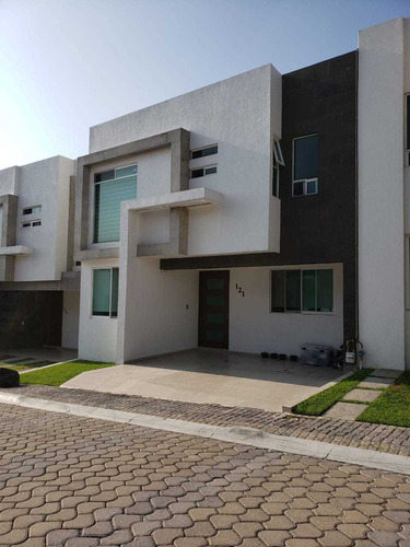 Imagen 1 de 14 de Renta De Casa En Lomas De Angelopolis, Capellanía