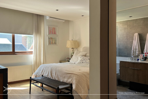 Venta - Casa Remodelada En Vitacura