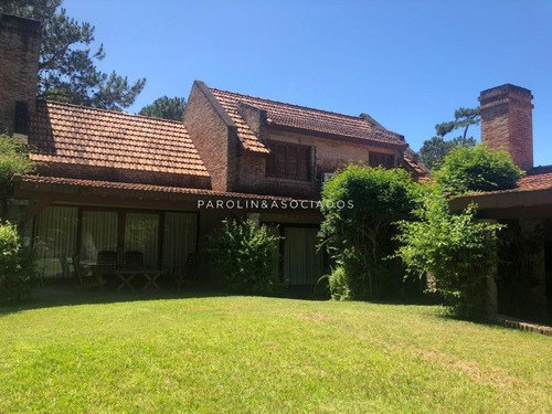 Casa En Venta Y Alquiler, Rincón Del Indio, Punta Del Este, 4 Dormitorios.- Ref: 2941