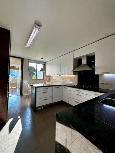 Duplex En Venta De 5 Dorm. Valle Escondido Lo Barnechea