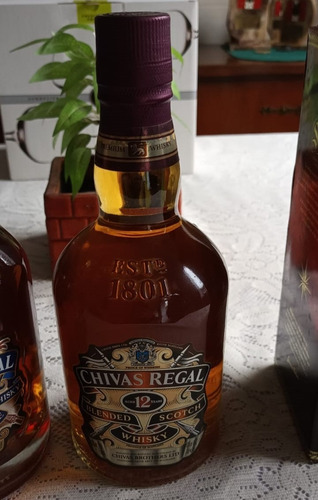 Imagen 2 de 2 de Whisky Chivas Regal 12 Y 18 Años Original - Sin Caja