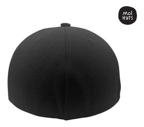 Imagen 4 de 6 de Gorra Tipo Beisbol Cerrada Atrás Onda Flexfit Sin Elástico