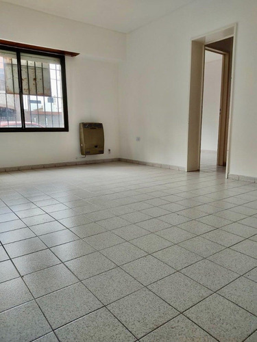 Imagen 3 de 10 de Vende Departamento 1 Dormitorio Uns