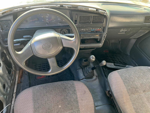 Imagen 8 de 10 de Toyota Hilux 3.0 4x4
