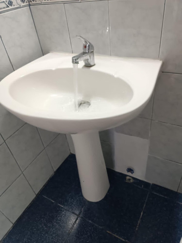 Arriendo Excelente Oficina 50 M2 En Compañía Con Teatinos