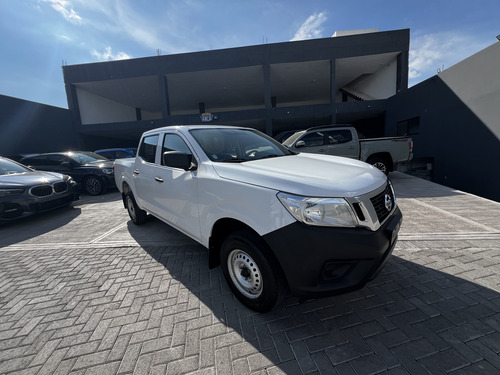Nissan NP300 2.4 Doble Cabina Se Aa Pack Seg Mt