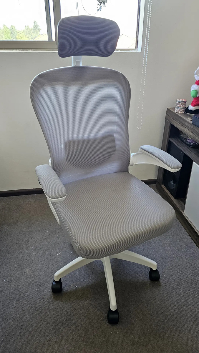 Silla de oficina Homely ergonómica en uso