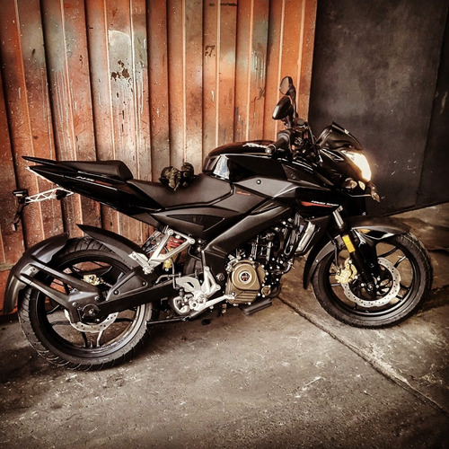 Imagen 10 de 15 de Bajaj Rouser Ns 200 Con Cubiertas Diablo Rosso 2 Importadas