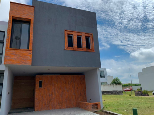 Imagen 1 de 12 de Casa De Lujo En Punto Sur 1 En Cluster