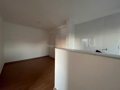 Imagem 3 de 8 de Ref.: 2018 - Apartamento, Santa Terezinha - 1719