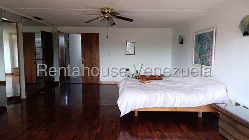 Casa En Venta En Prados Del Este Calle Cerrada Tres Niveles
