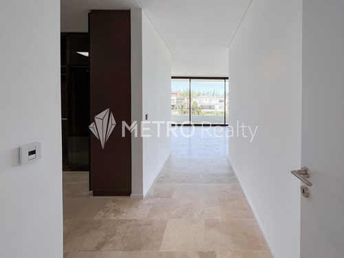 Casa En Venta Con 4 Suites Y Amarra En El Yacht, Nordelta