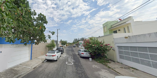 Casa En Venta, Frac. Floresta, Veracruz, Veracruz. 4 Recamaras, 3 Baños, 2 Estacionamientos. ¡¡¡ Remate Bancario !!! -jmjc9