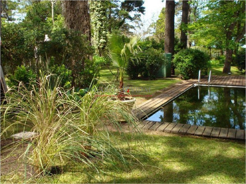 Casa En Venta Y Alquiler Zona Golf, Punta Del Este, 4 Dormitorios- Ref: 2824