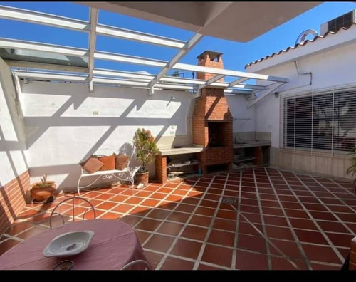 Imagen 7 de 8 de Casa Remodelada En La Urb. Trigal Norte.