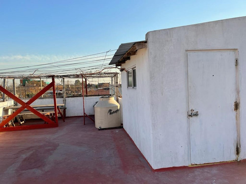 Imagen 8 de 10 de Excelente Casa 7 Ambientes En 2 Plantas Patio Terraza Parrilla Quincho
