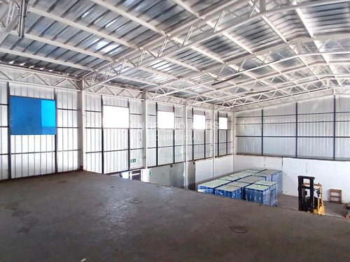 Bodega Más Oficinas En Venta / Parque Industrial La Reina