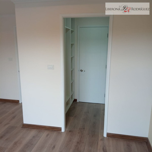 Casa En Venta De 4 Dorm. En Quilpué