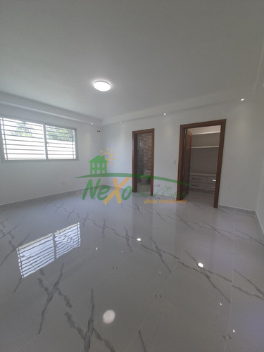 Casa En Venta Exclusivo Residencial Cerrado, Santiago (hfc-205)