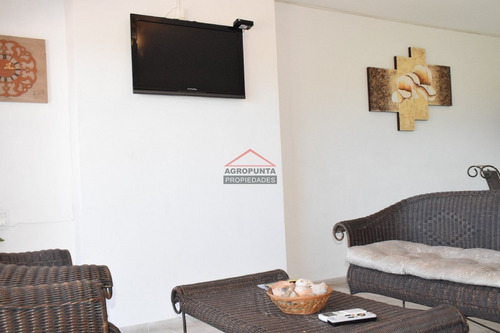 Apartamento En Peninsula 2 Dormitorios- Ref: 4785