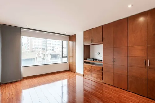 Apartamento En Venta En Chicó Navarra. Cod V7943