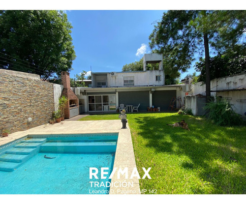 Casa En Venta Ubicación Residencial 7 Ambientes.-