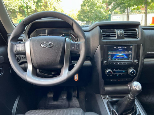 Mahindra Pik-Up DCAB CRDE MT 4X4 2.2