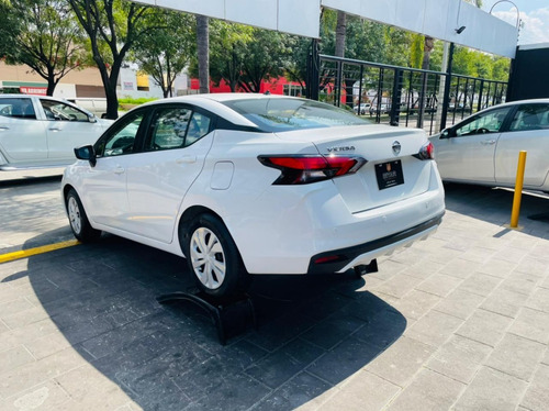 Imagen 4 de 8 de Nissan Versa Sense Blanco 2020