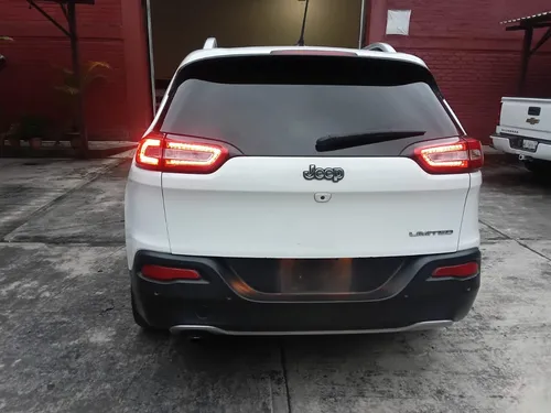 Jeep Cherokee 2.4 Limited Mt