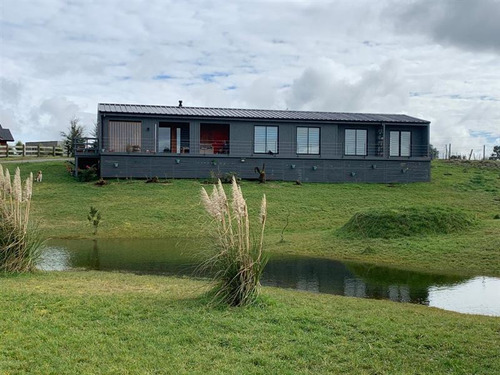 Casa En Venta De 4 Dorm. En Puerto Varas