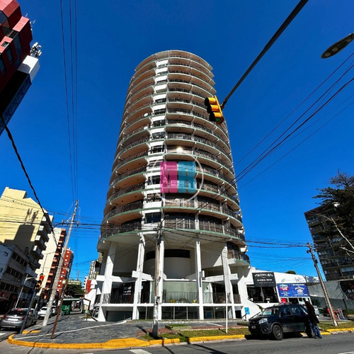 Local En San Bernardo - Sobre Centro Peatonal Y Av San Bernardo. Edificio Redondo.