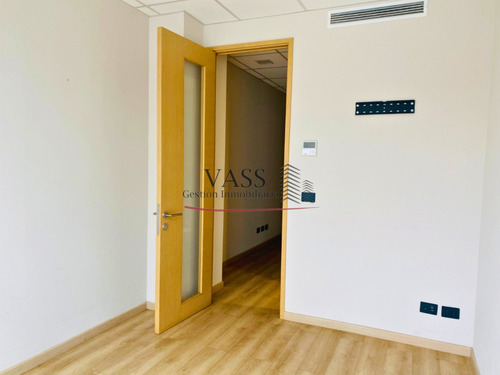 Vass Arrienda Oficina 23 M2 En Edificio Reitz El Salto, Viña