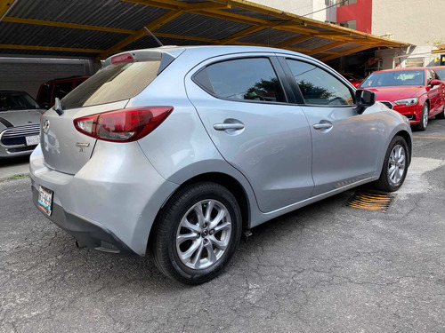 Imagen 5 de 12 de Mazda Mazda 2 2018 1.5 I Touring Mt
