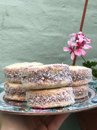 Alfajores De Maicena Sin Tacc Caseros (12 Unidades)