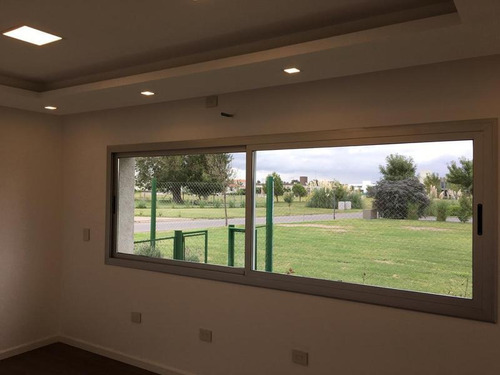 Imagen 19 de 30 de Casa En Venta De Una Planta 3 Dormitorios Quincho Y Pileta Cañuelas Country Golf