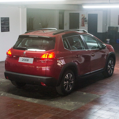 Peugeot 2008 Feline 1.6l Mt | Nafta 115cv | 0km 2021