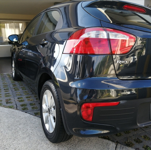 Imagen 3 de 3 de Kia Río Hachback