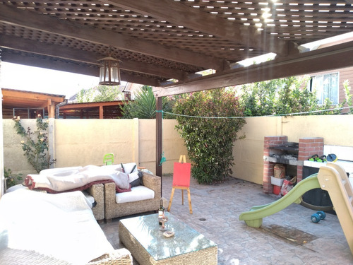 Casa Con Amplio Terreno En Excelente Ubicación