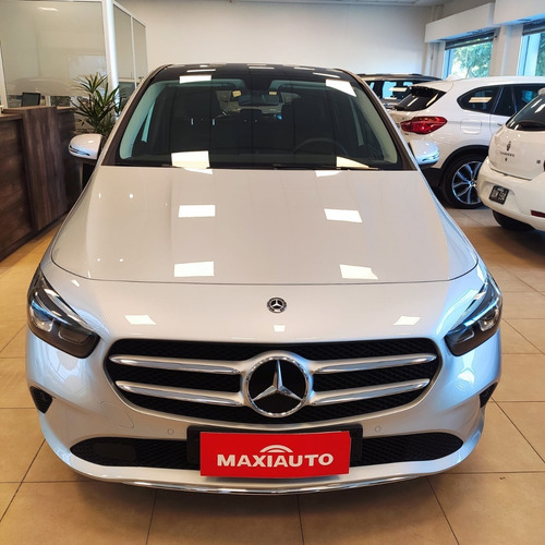 Imagen 3 de 12 de Mercedes Benz B200 Progressive