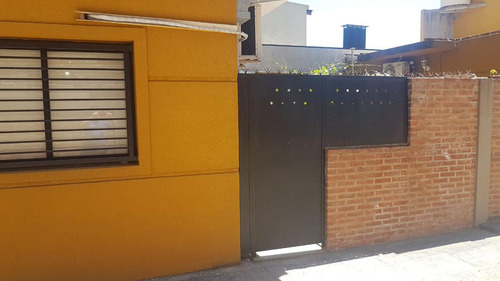 Dúplex En Venta - 2 Dormitorios 2 Baños - Cochera - 122 Mts2 - Villa Elvira